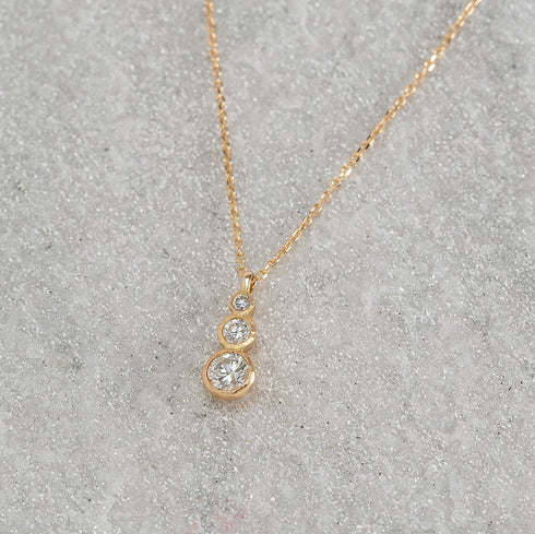 N°29 three dods diamond necklace